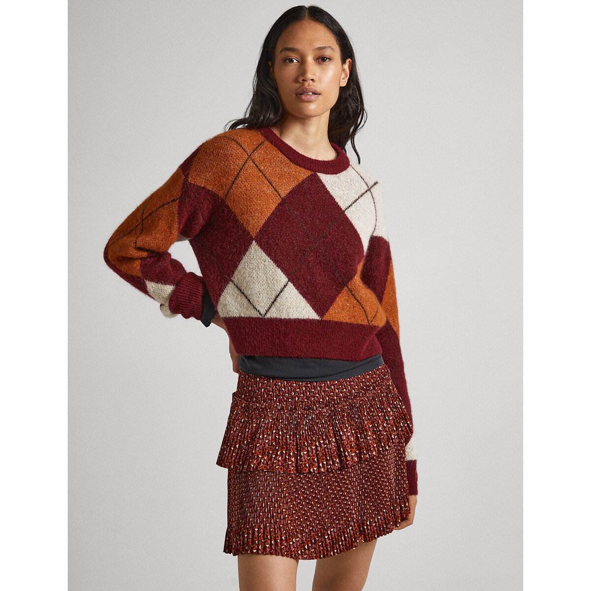Пуловер из тонкого трикотажа M каштановый пуловер с v образным вырезом из тонкого трикотажа m каштановый