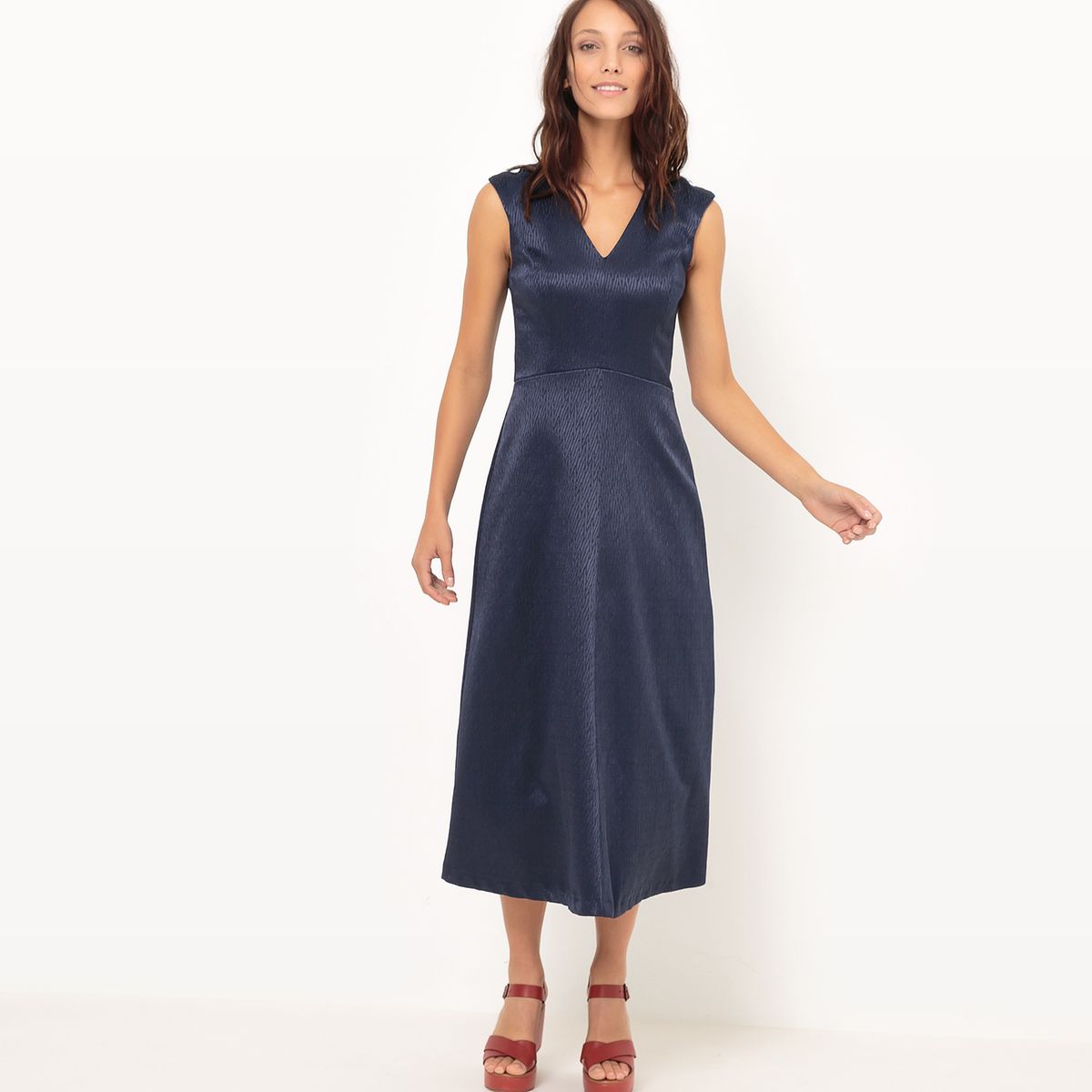 Robe longueur genou, sans manches