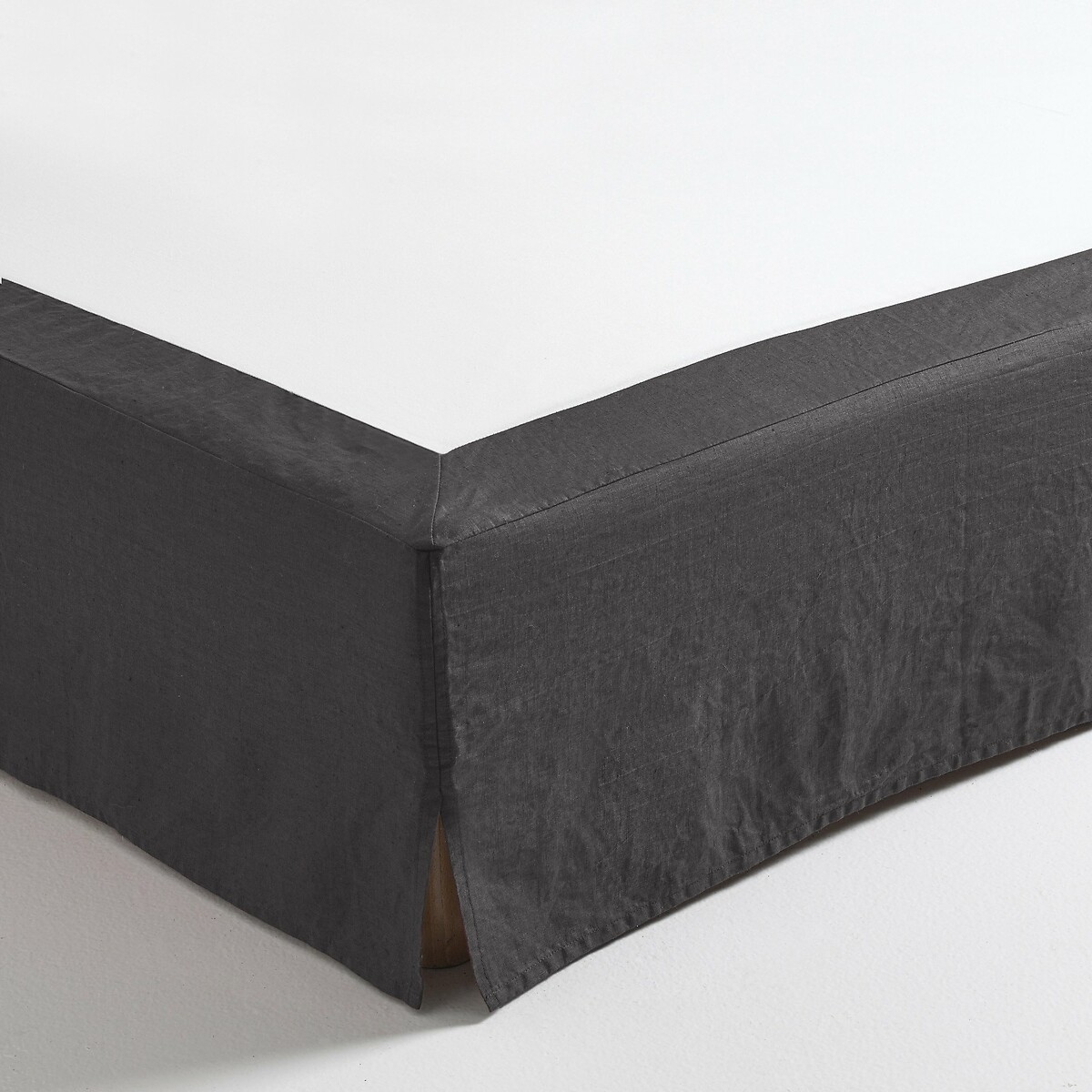 цена Чехол для кровати из стираного льна Lino 140 x 190 см серый