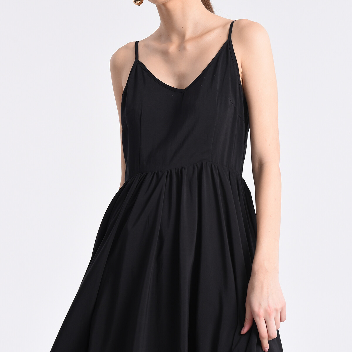 Платье MOLLY BRACKEN На тонких бретелях с расклешенной юбкой XS черный, размер XS - фото 4