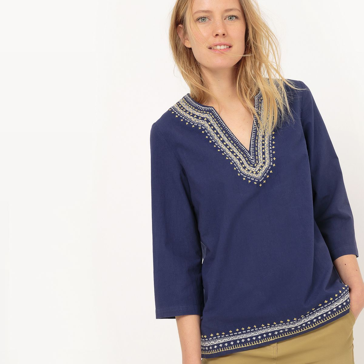 Blouse col tunisien brodé, manches 3/4