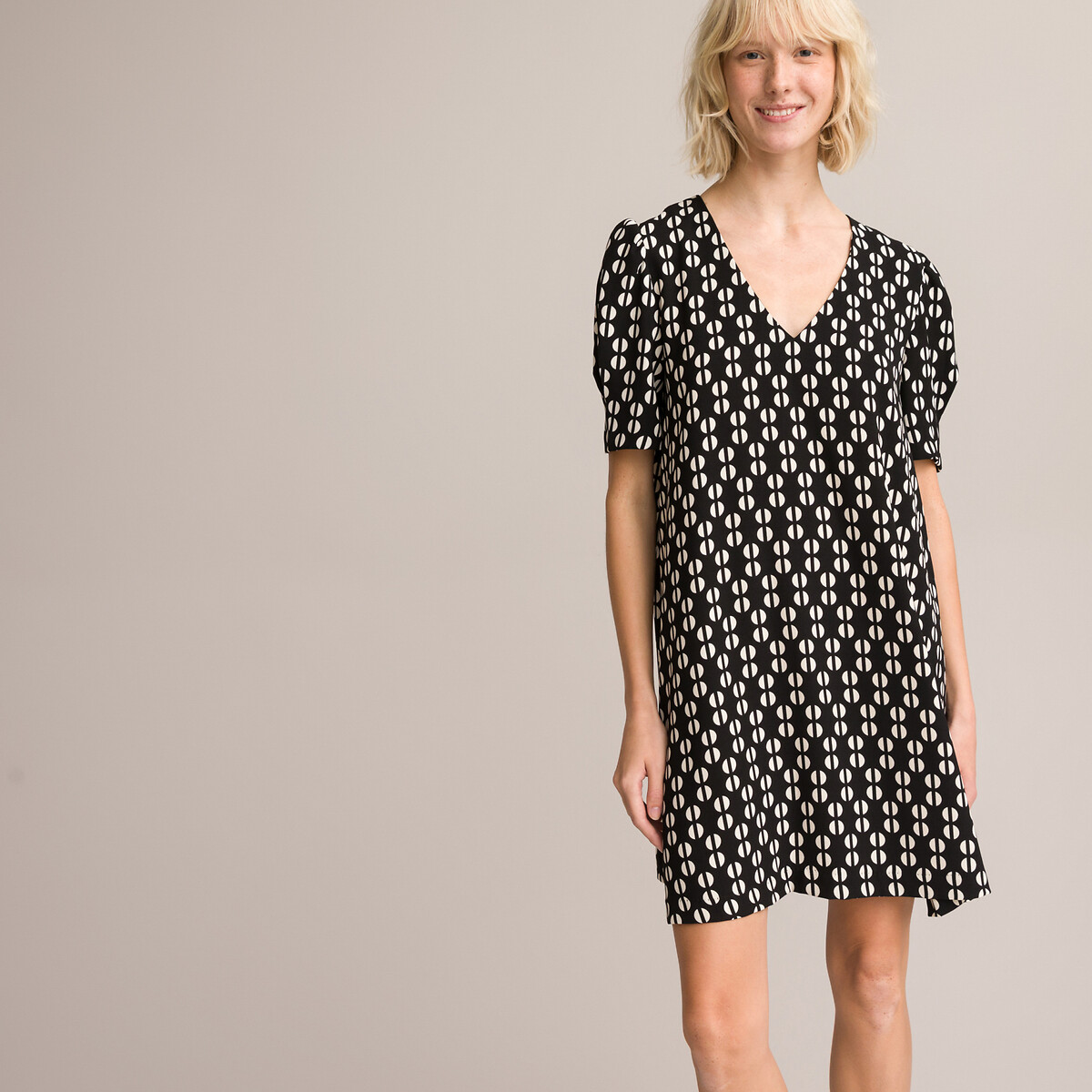 Платье LA REDOUTE COLLECTIONS Платье Свободного покроя с V-образным вырезом с графическим принтом 50 черный, размер 50 - фото 2