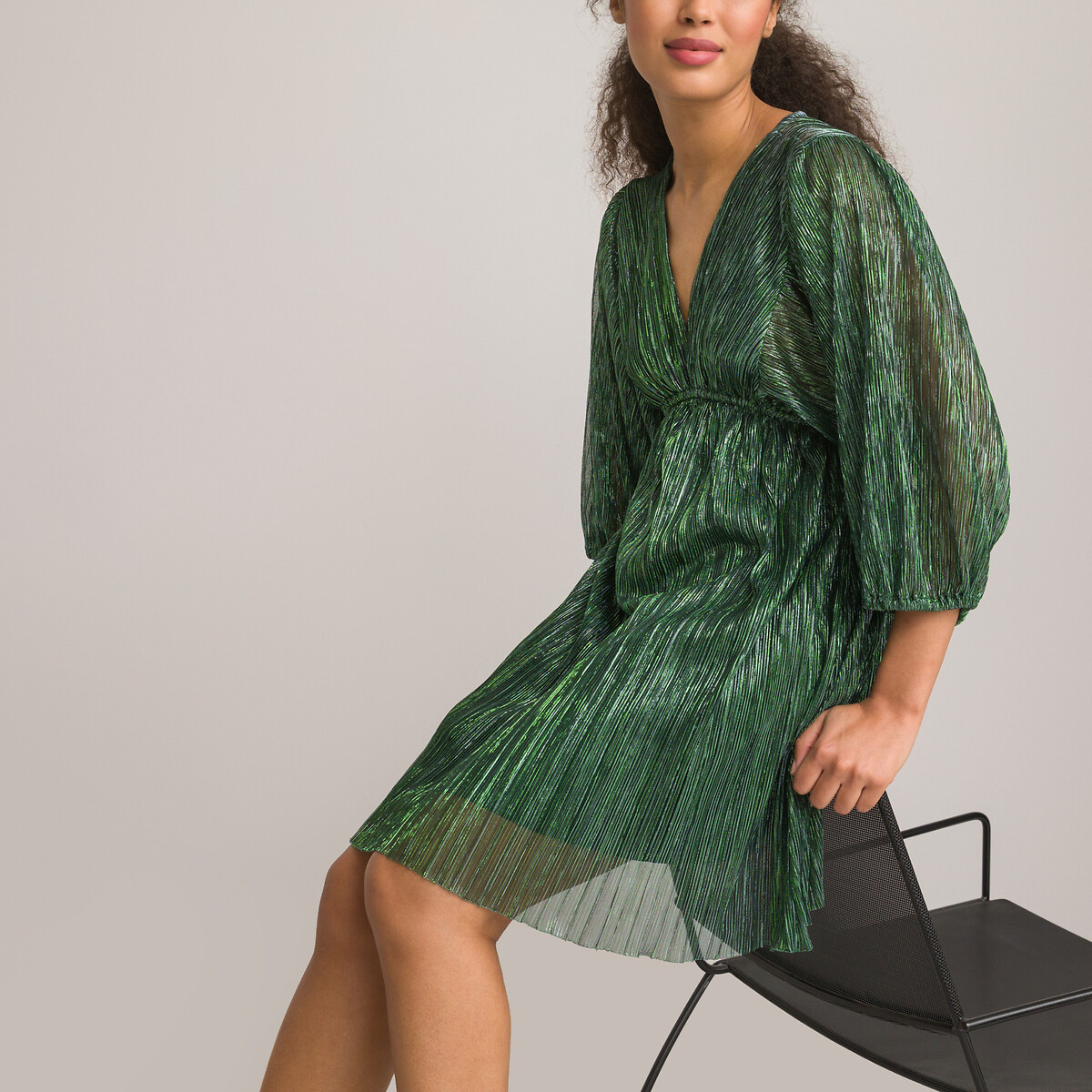 Платье Короткое с V-образным вырезом и длинными рукавами из блестящего трикотажа 50 зеленый LaRedoute, размер 50 - фото 1