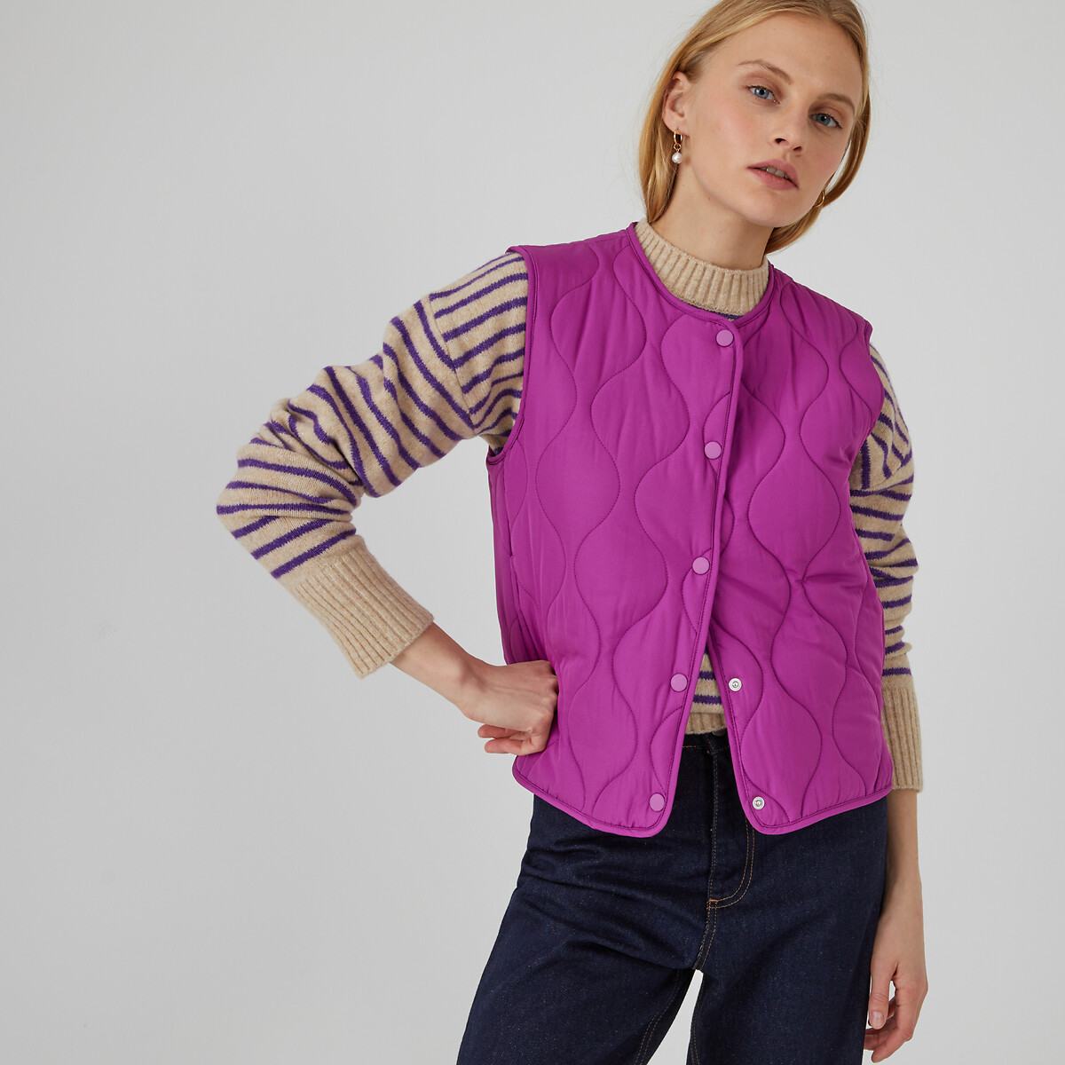 цена Куртка стеганая без рукавов на кнопках 48 (FR) - 54 (RUS) фиолетовый