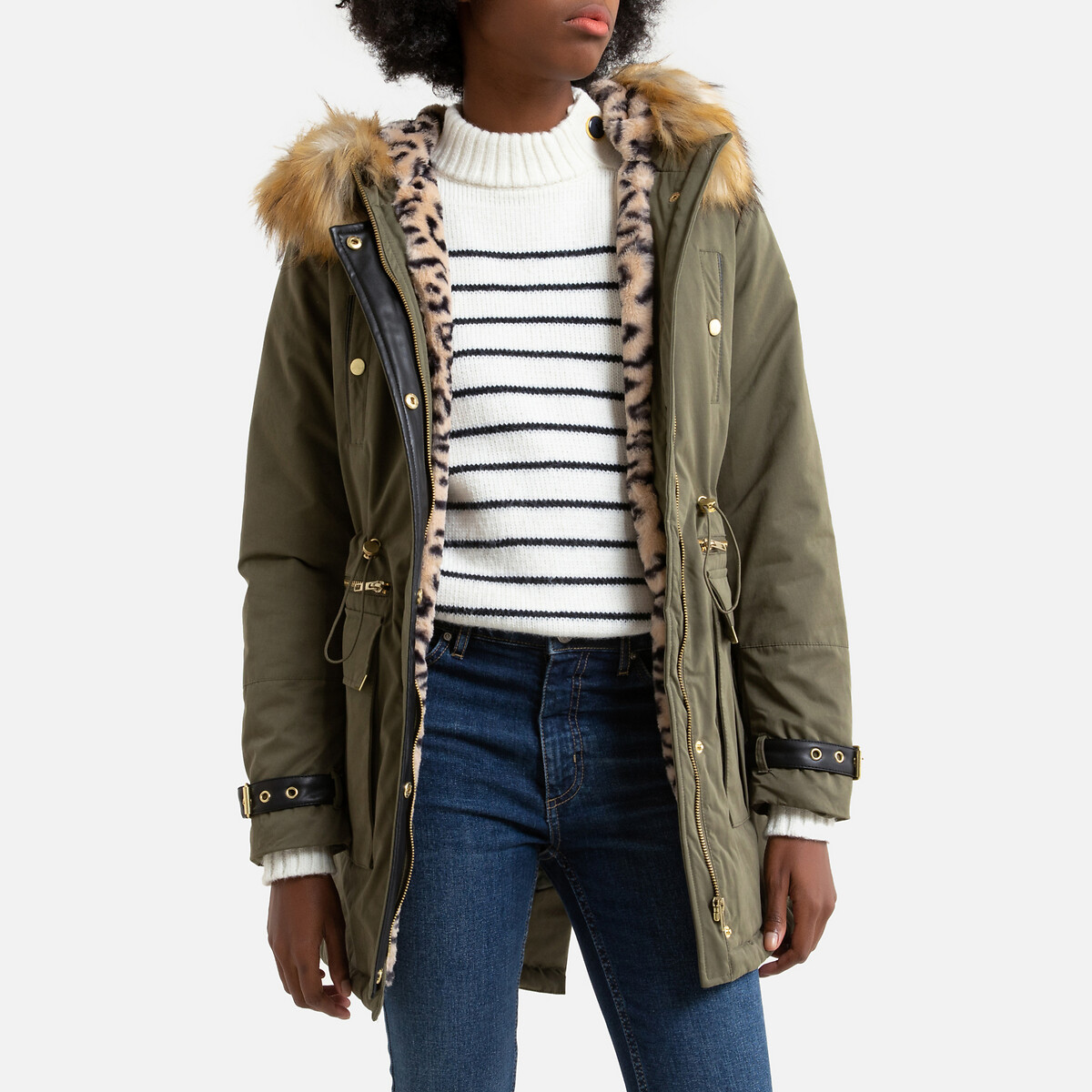 Parka com fecho e capuz