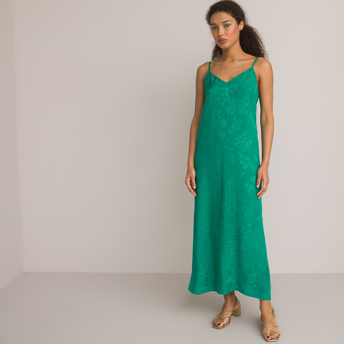 Платье Длинное в стиле нижнего белья тонкие бретели 48 зеленый