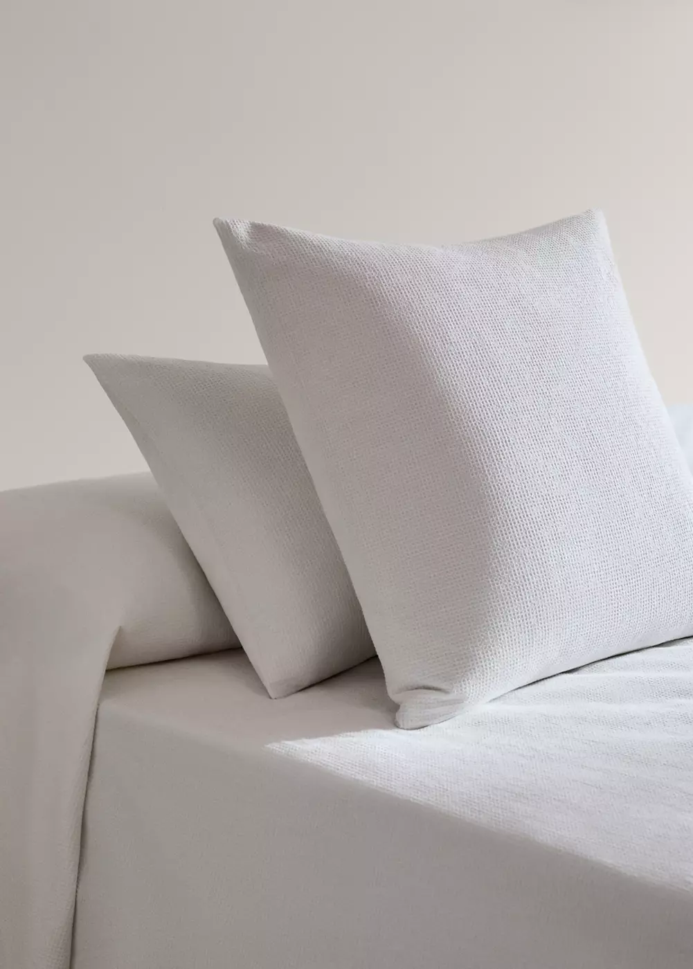 Deux taies d'oreiller coton garment-dyed mini waffle 50x75 cm, MANGO HOME