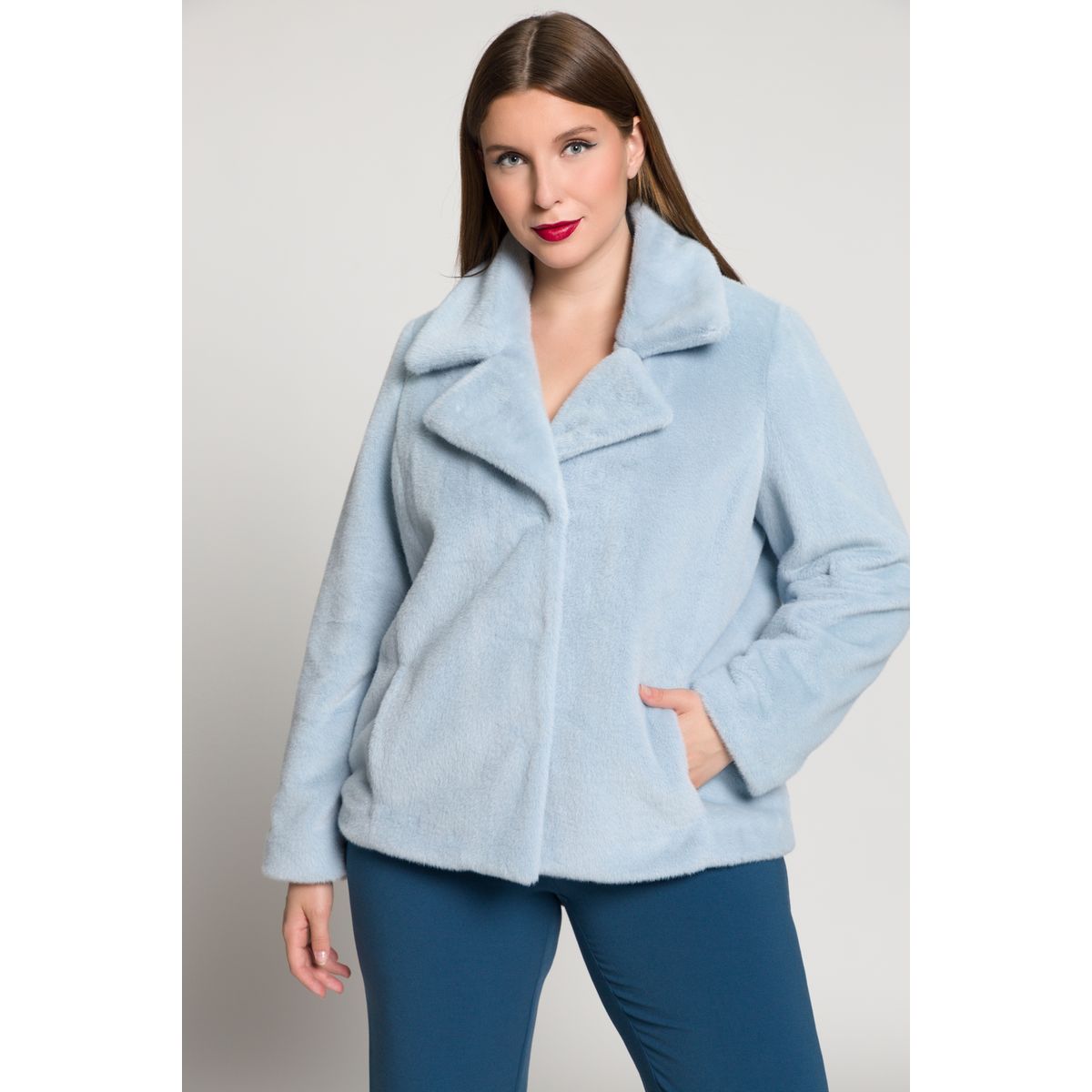 Veste en fausse fourrure bleu clair Ulla Popken La Redoute