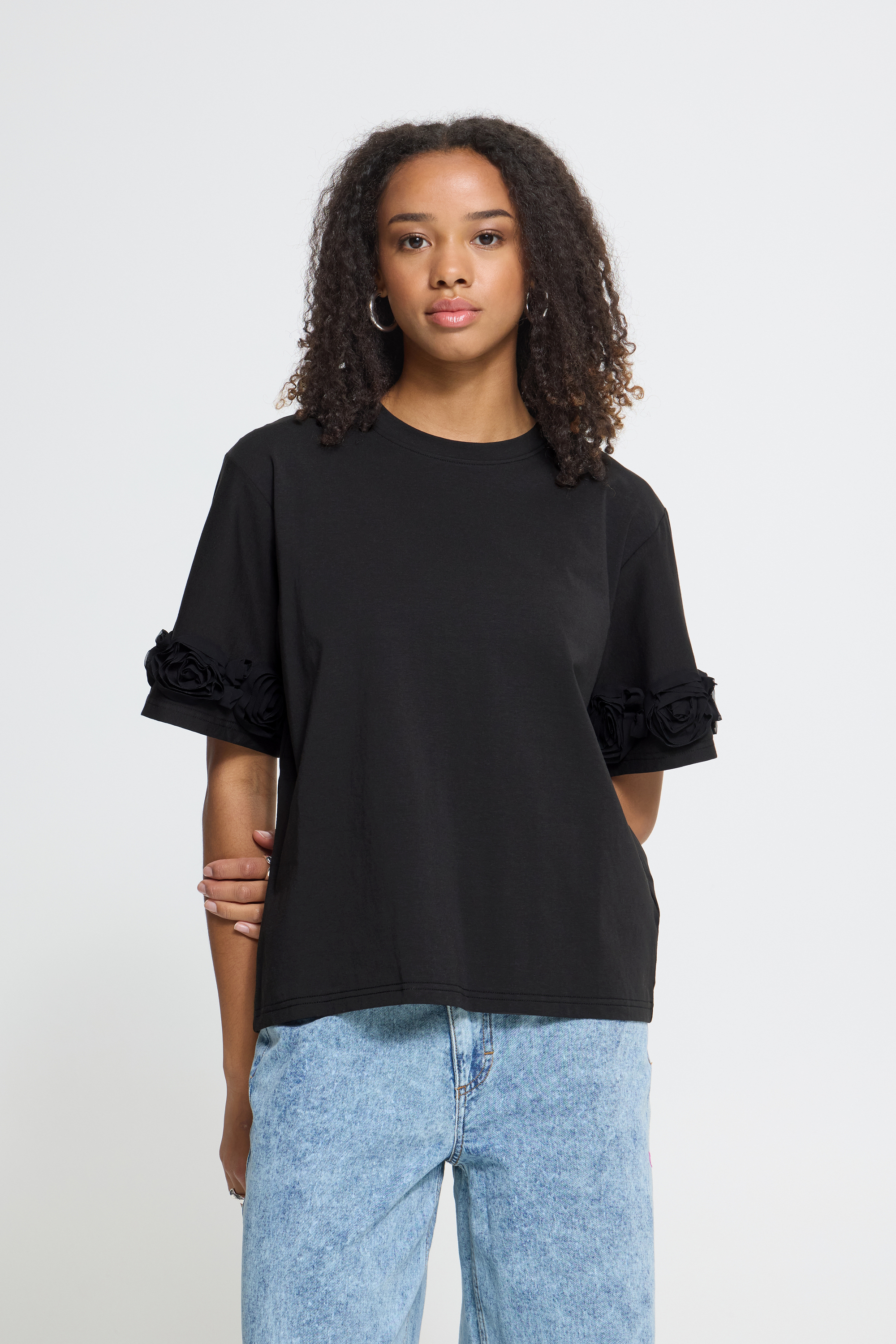 T-Shirt manches courtes, coupe boxy, manches détails 3D, ICHI