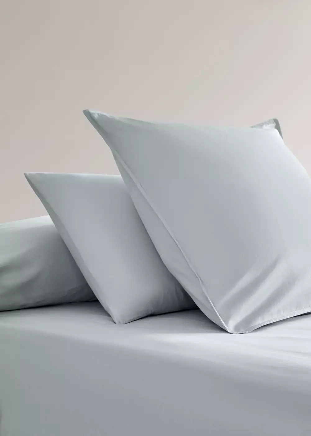 Deux taies d’oreiller en satin double surpiqûre 60x60 cm, MANGO HOME