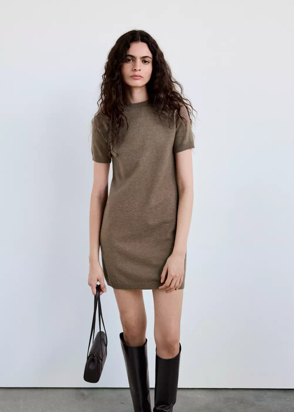 Robe en maille à manches courtes, MANGO