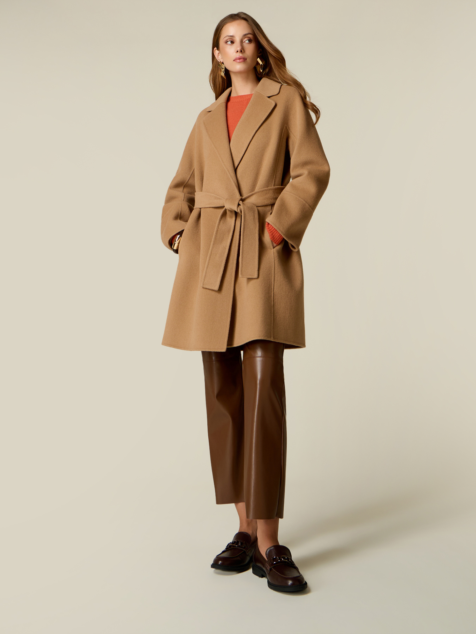 Manteau avec ceinture, OLTRE