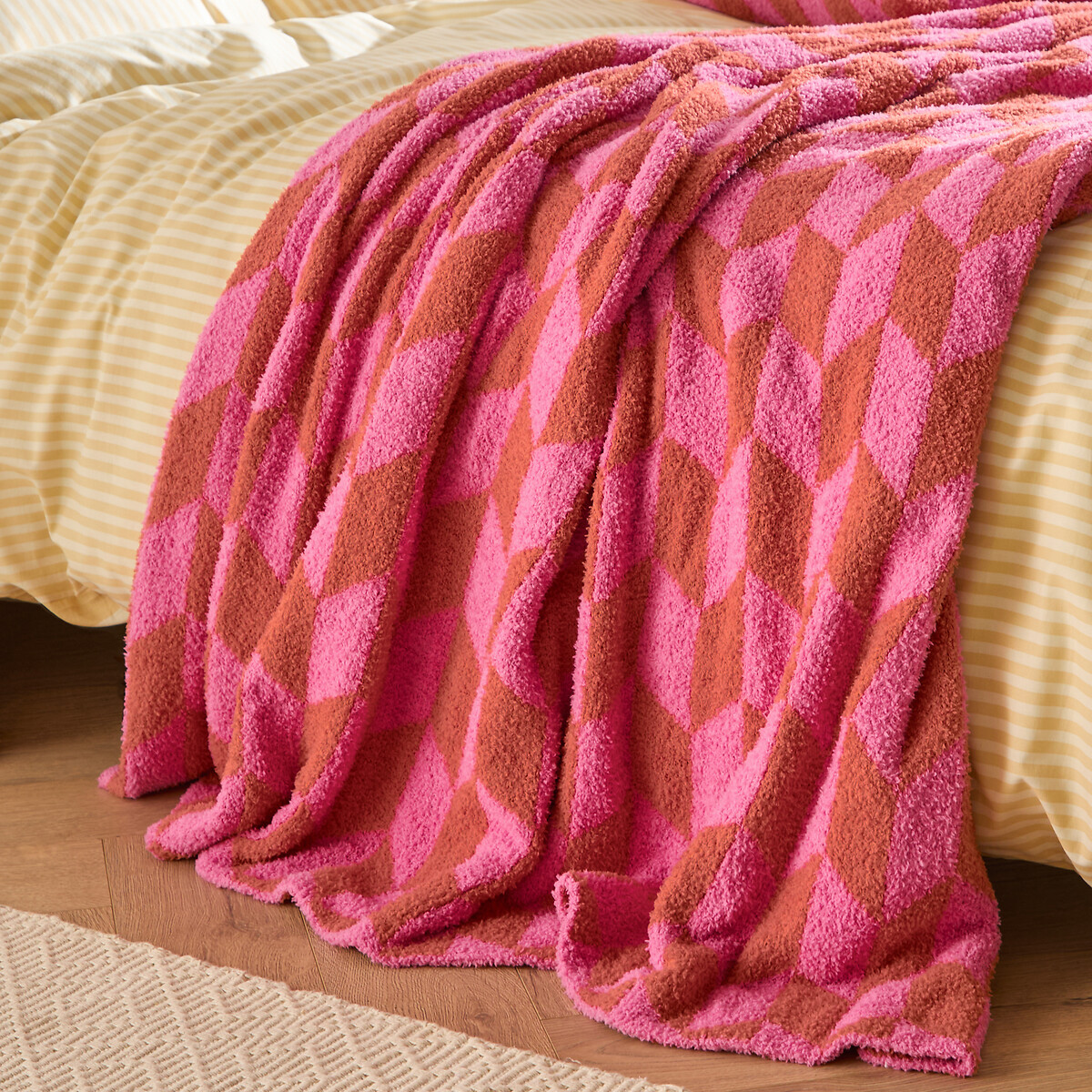 Olsen Geometric Throw, FURN.