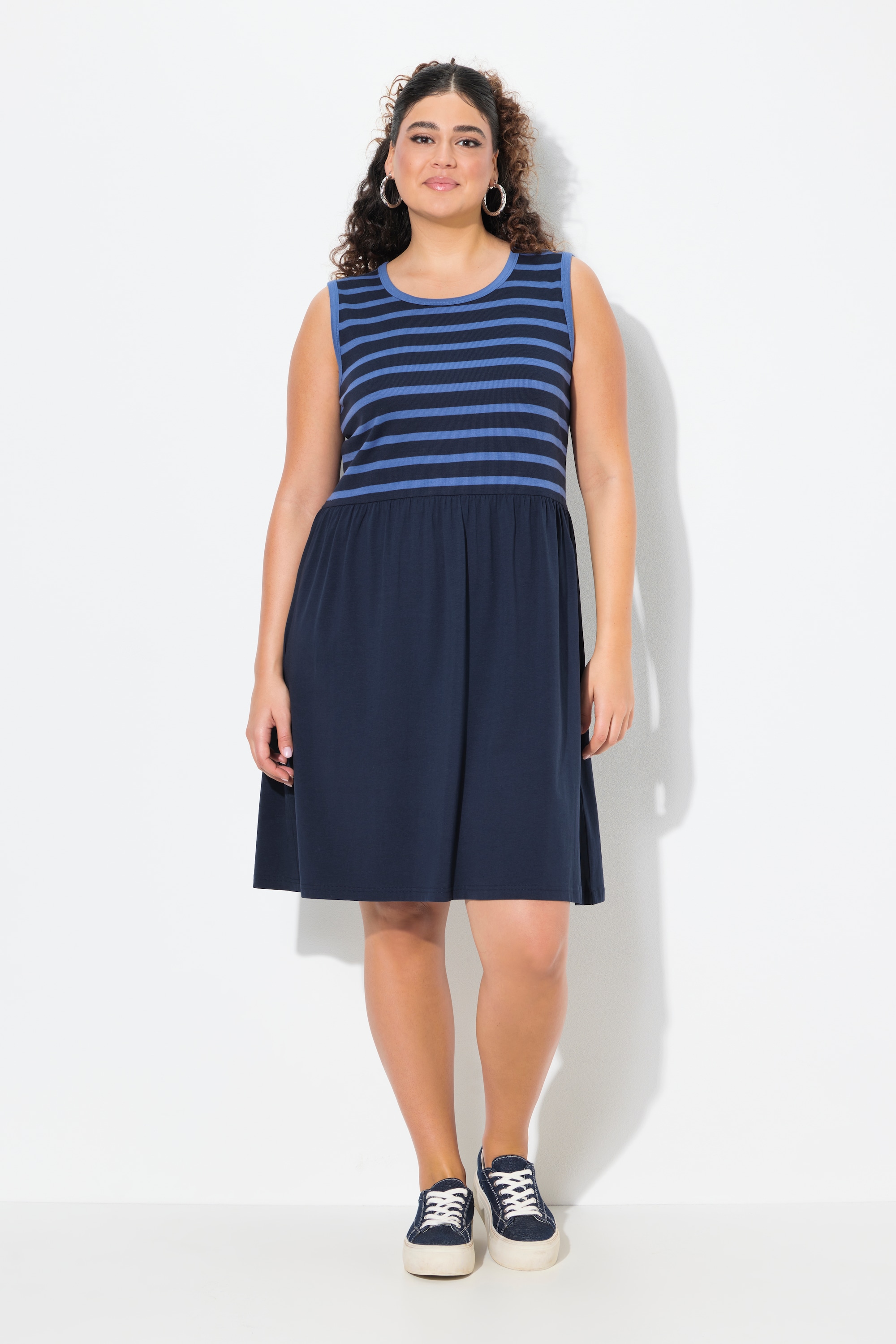 Robe midi sans manches. Encolure, ULLA POPKEN