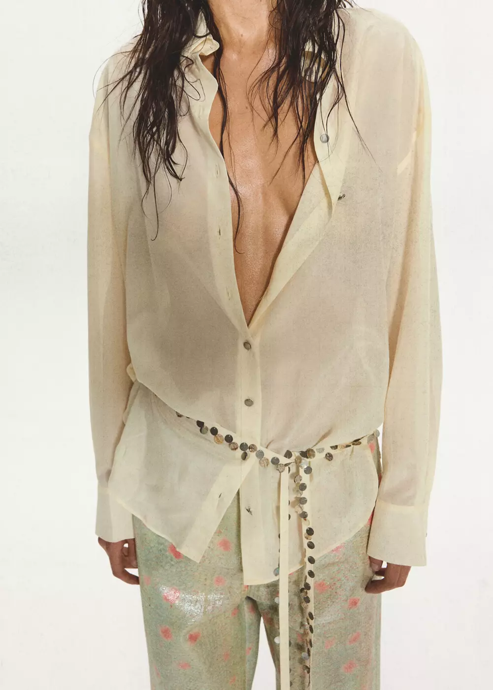 Chemise semi-transparente avec ceinture ornée de perles, MANGO