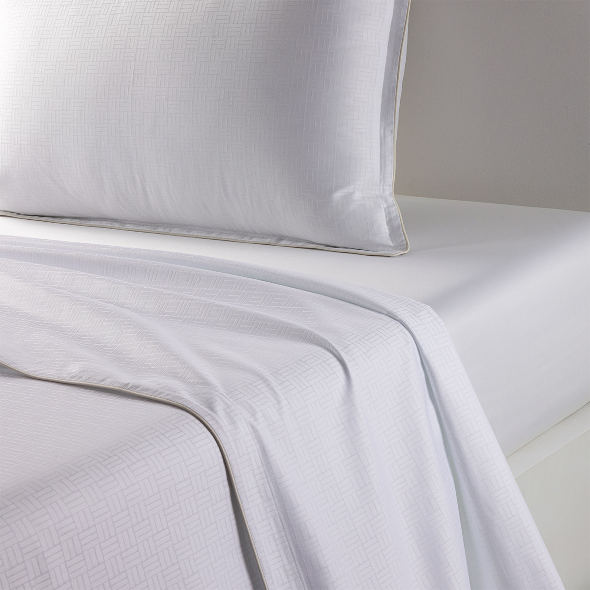 Drap plat en satin de coton beige, LATTICE, BOSS HOME