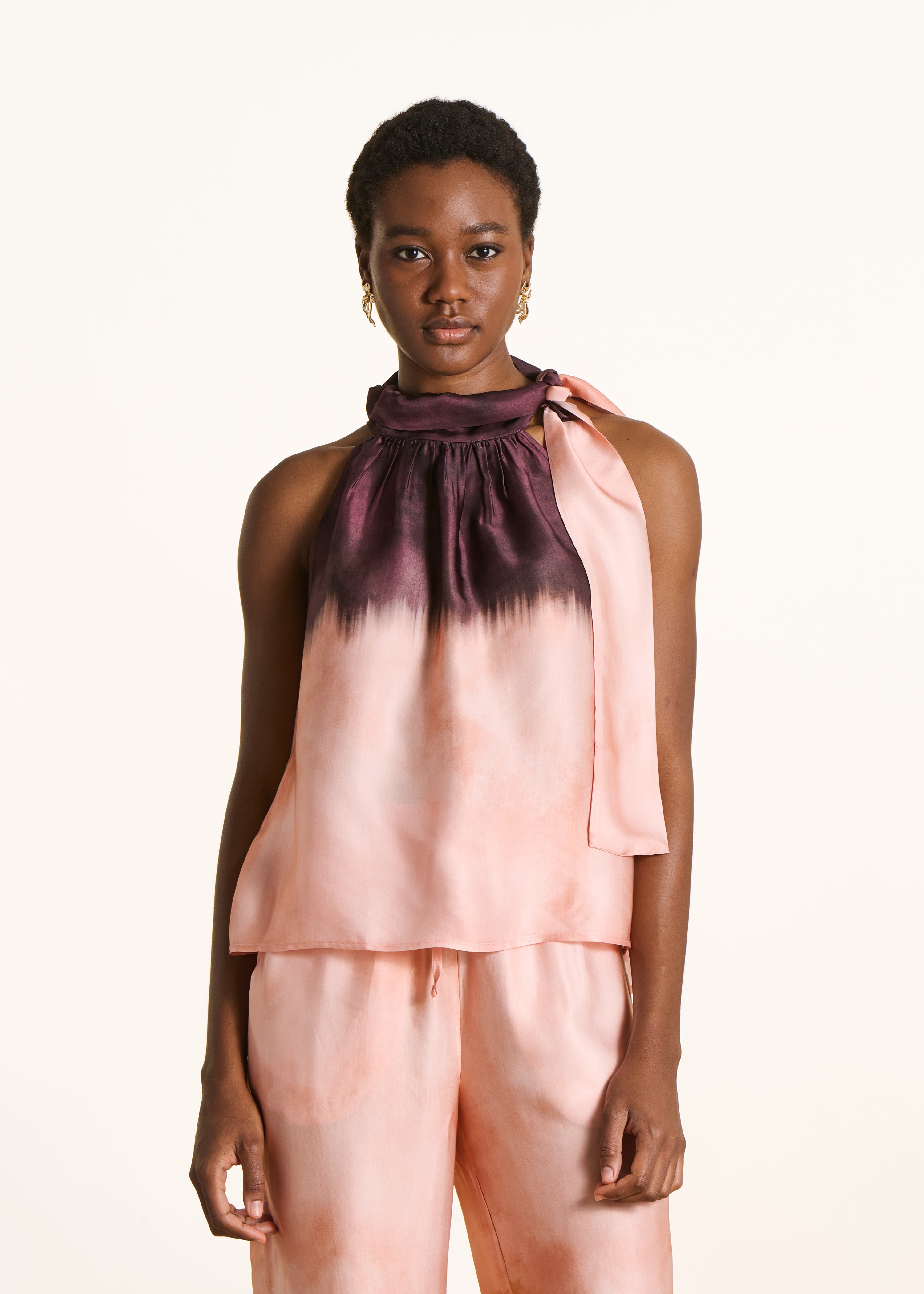 Top fluide sans manches en satin à imprimé tie & dye, LA FEE MARABOUTEE