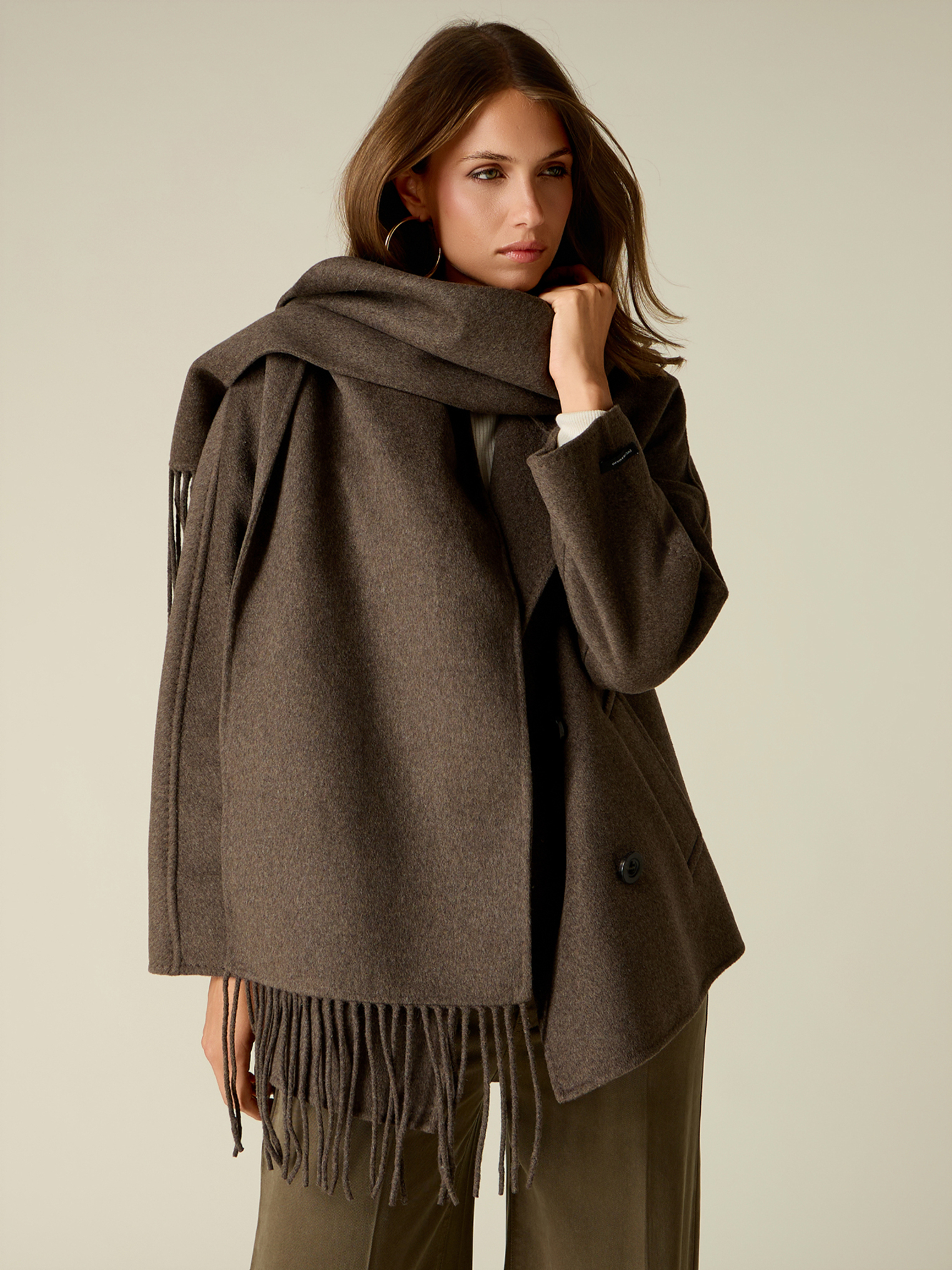 Manteau court avec écharpe, OLTRE