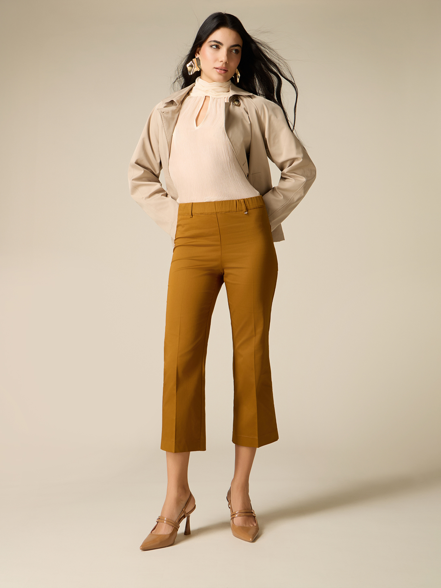 Pantalon cropped, OLTRE