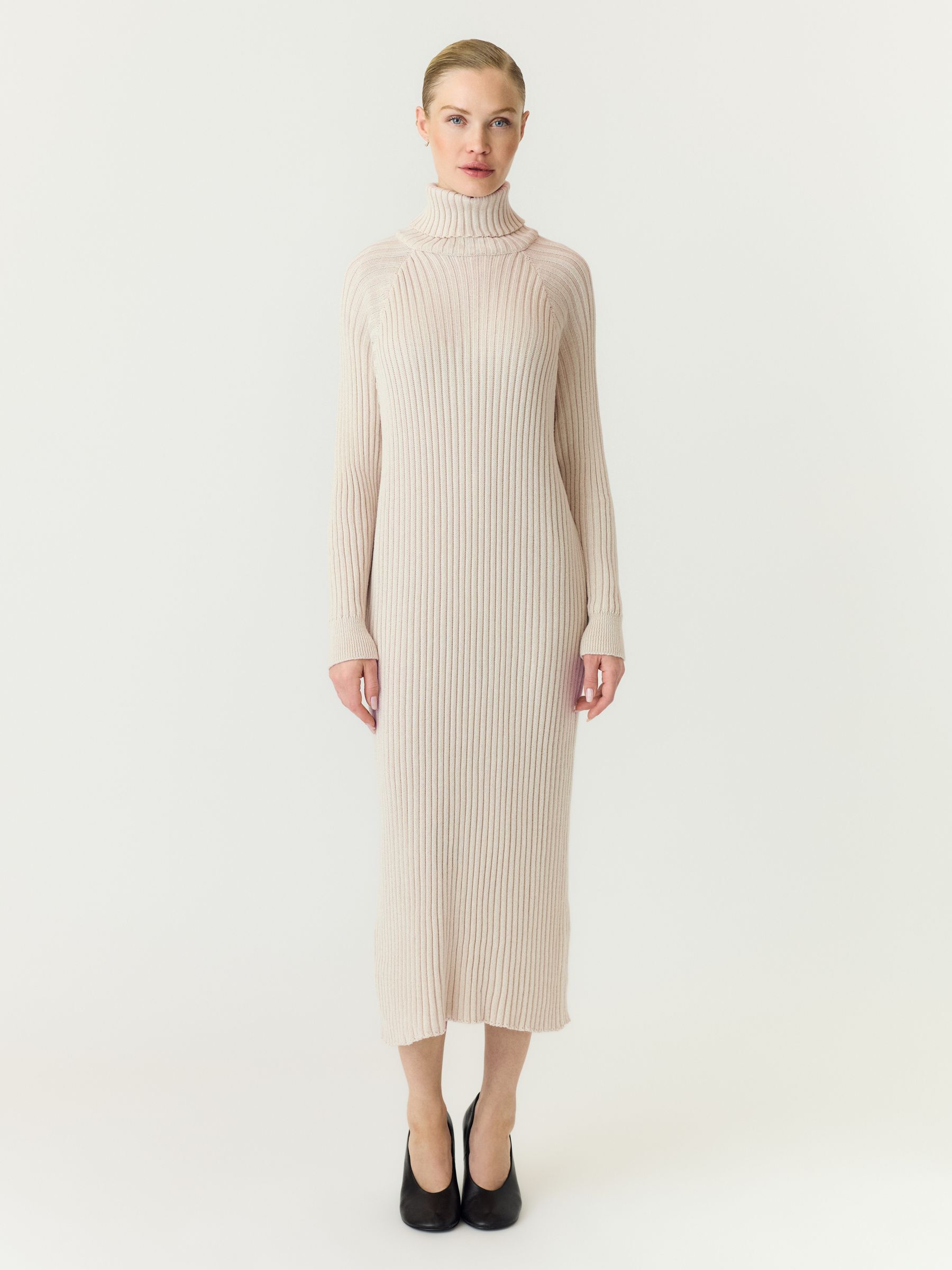 Robe En Maille, YAS