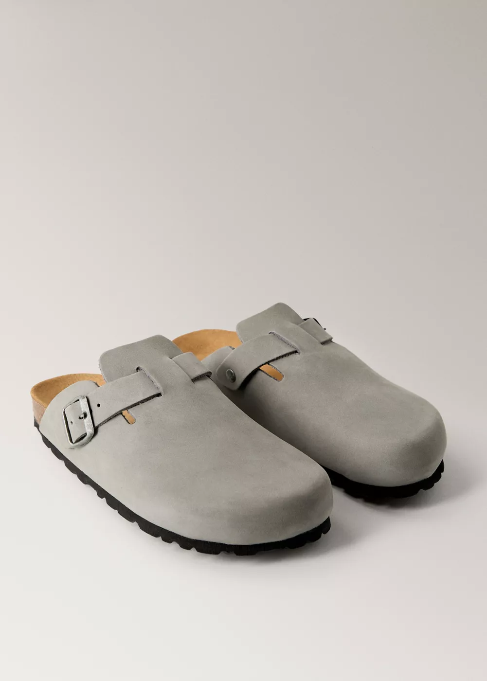 Chaussons sabots en cuir, MANGO
