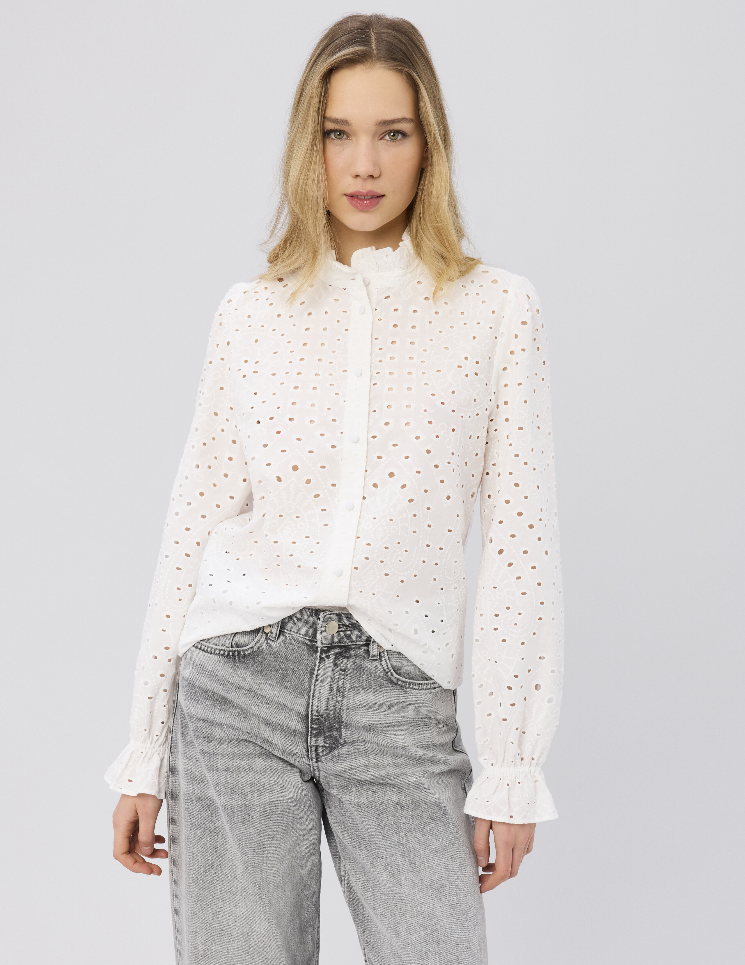 Chemise col montant broderie anglaise, BZB