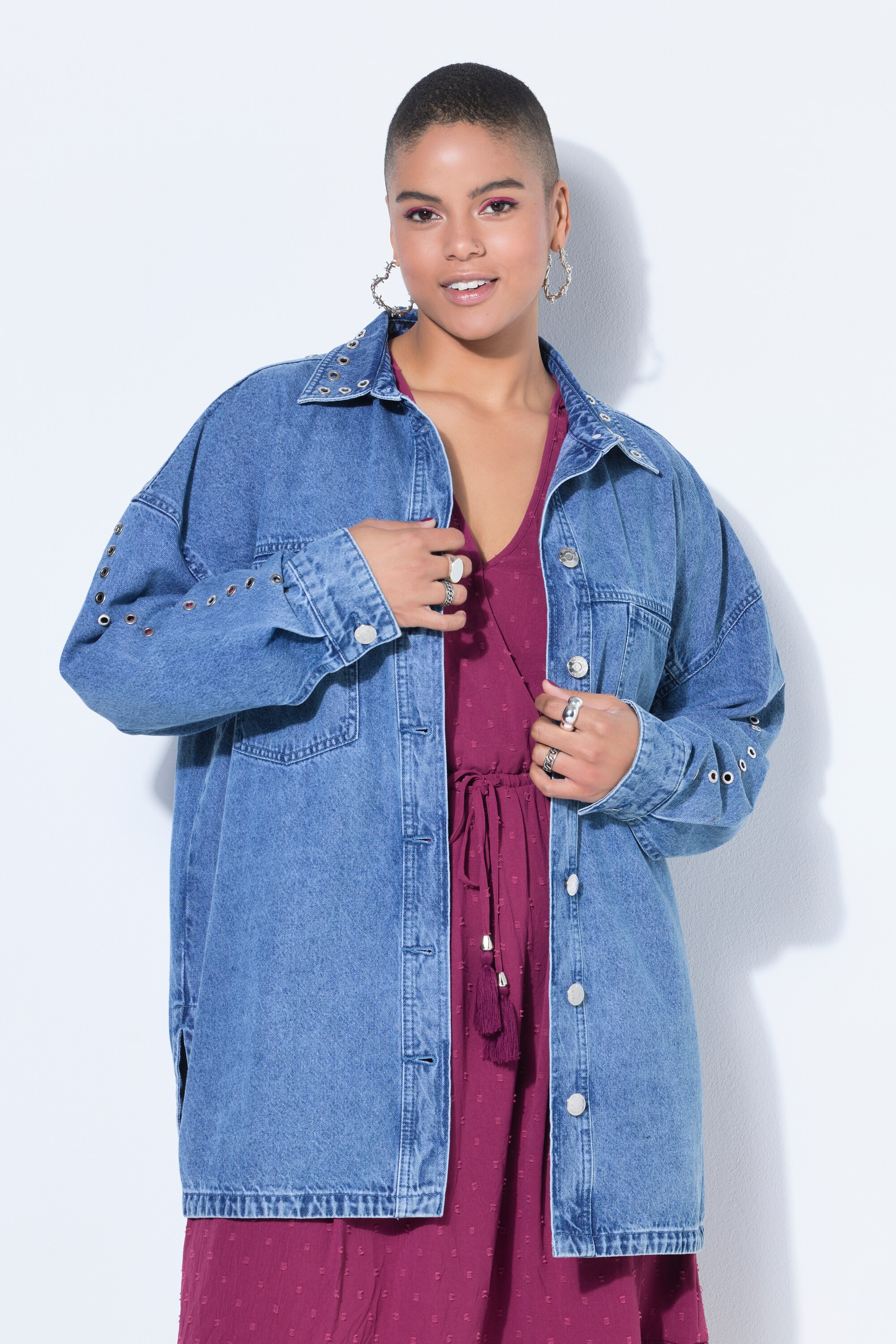 Chemisier en jean oversize, œillets fantaisie, STUDIO UNTOLD