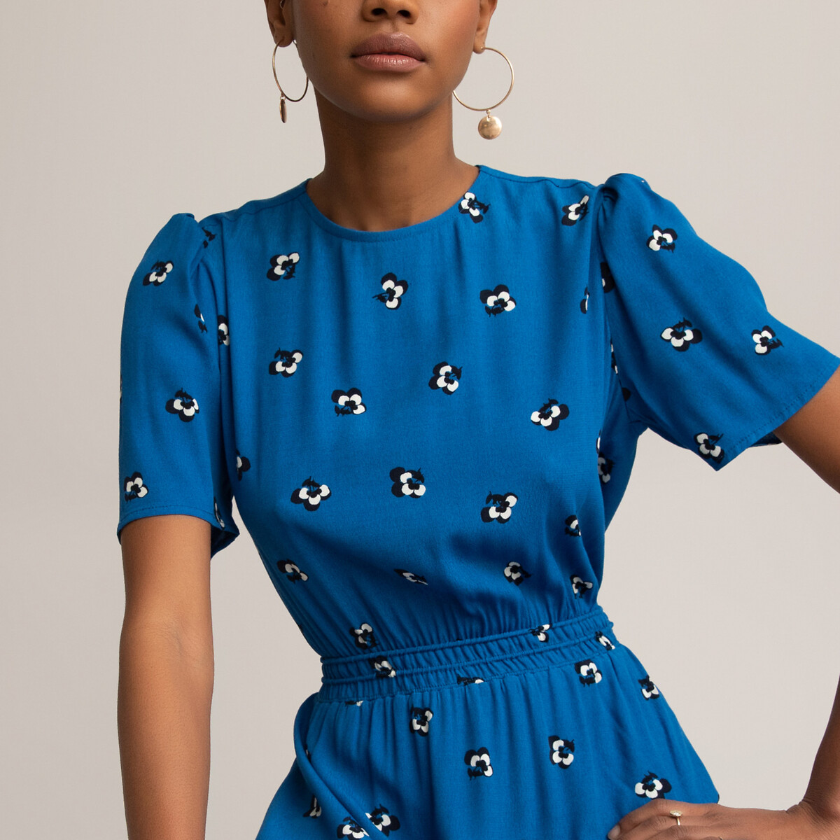 Floral cutout back dress with short 
