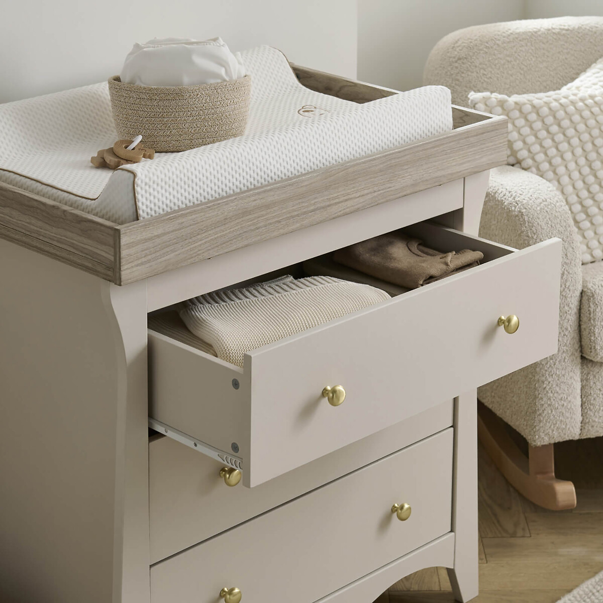 Clara Nursery 3 Drawer Dresser and Changer, CUDDLECO
