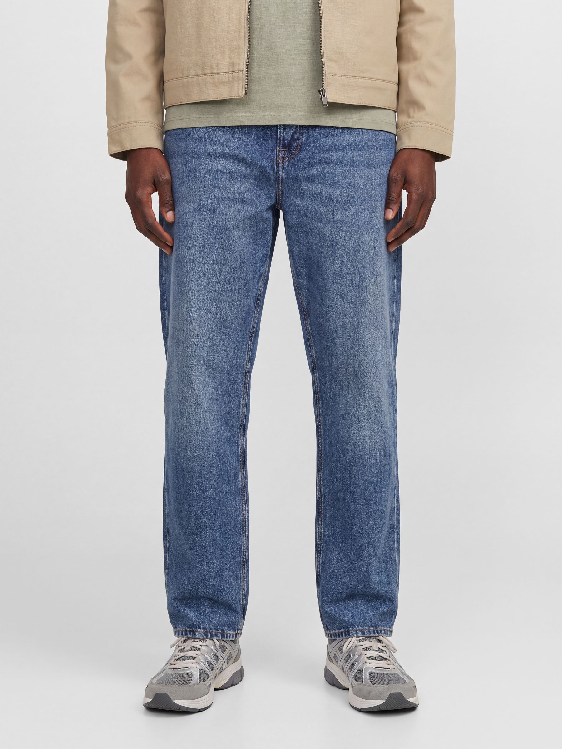 Jean Baggy Fit, aprel