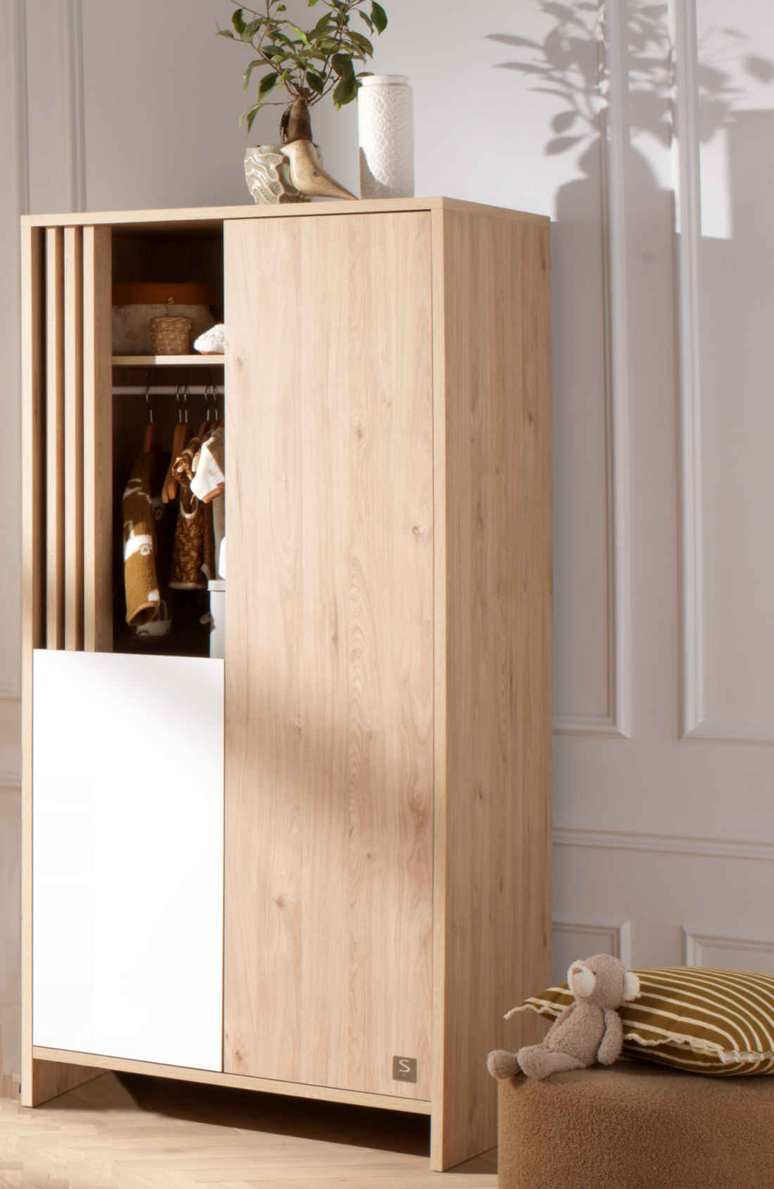 Armoire 2 portes et 1 niche avec claustra en bois décor chêne Suave, SAUTHON