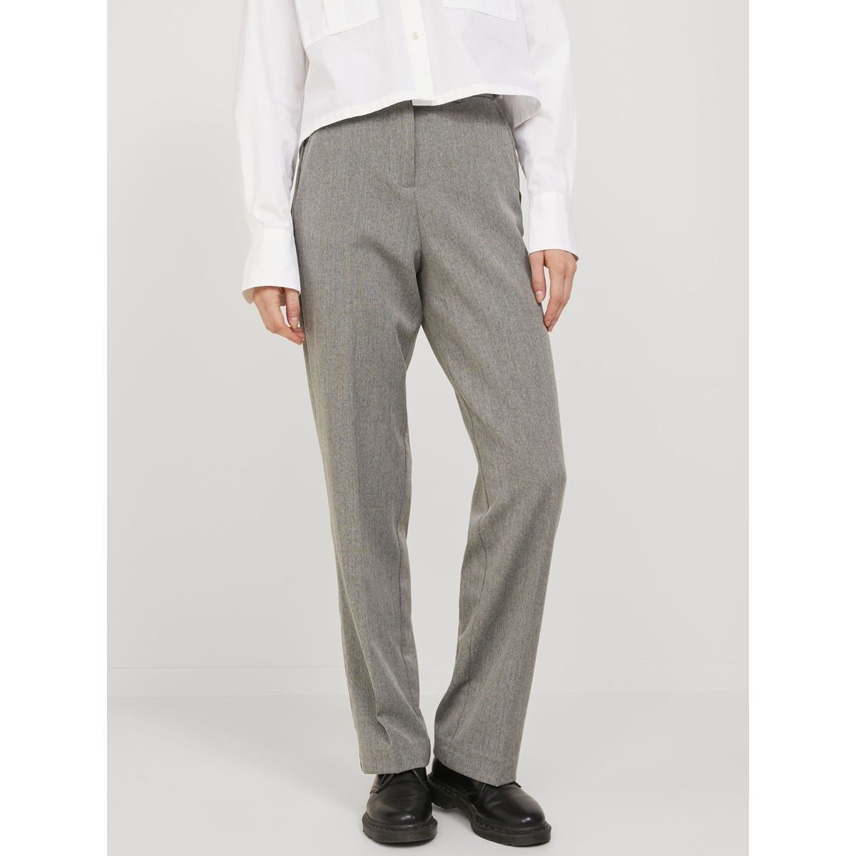 Selected Femme - Pantalon habillé à fines rayures en laine mélangée - Gris