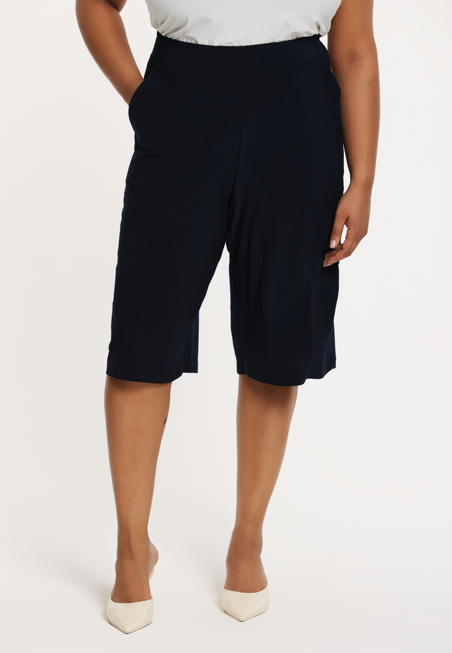 Pantalon avec une ceinture élastique, YOEK