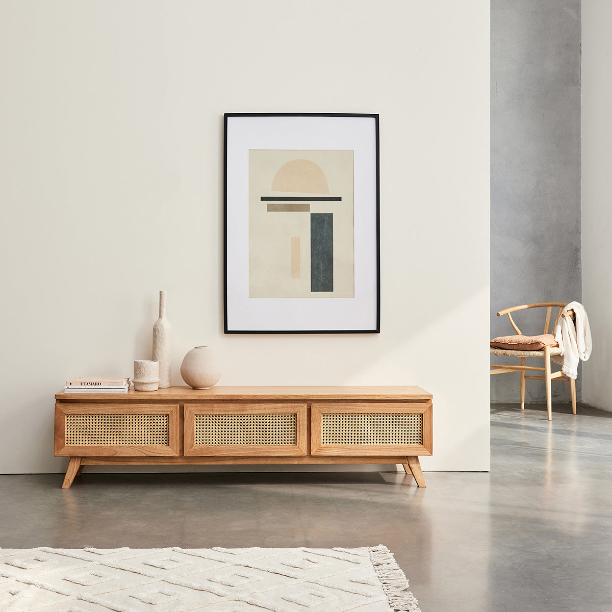 Meuble TV en bois massif et cannage 160 cm ISÉE, BERAH GETAH
