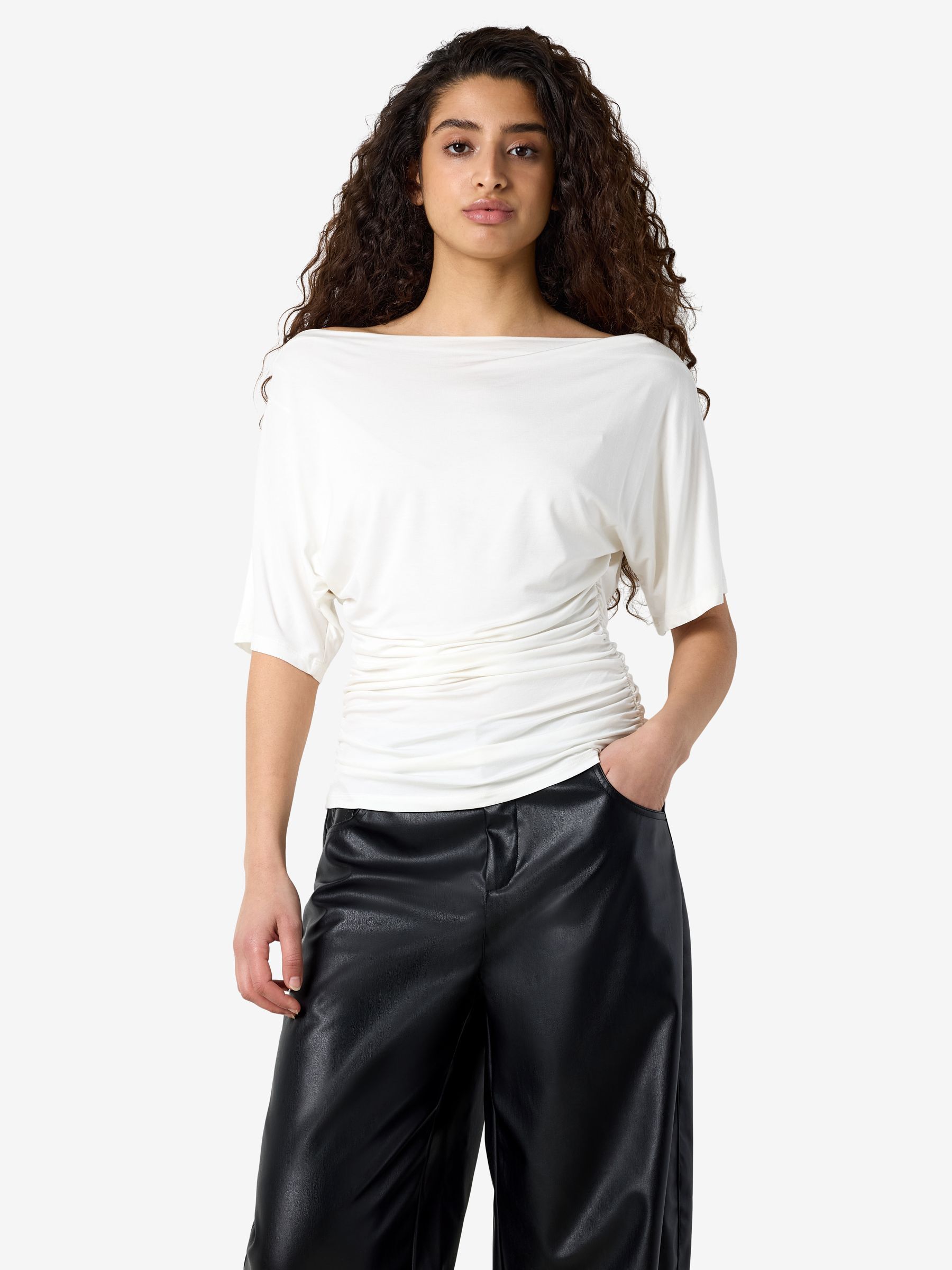 Haut Asymétrique, NOISY MAY