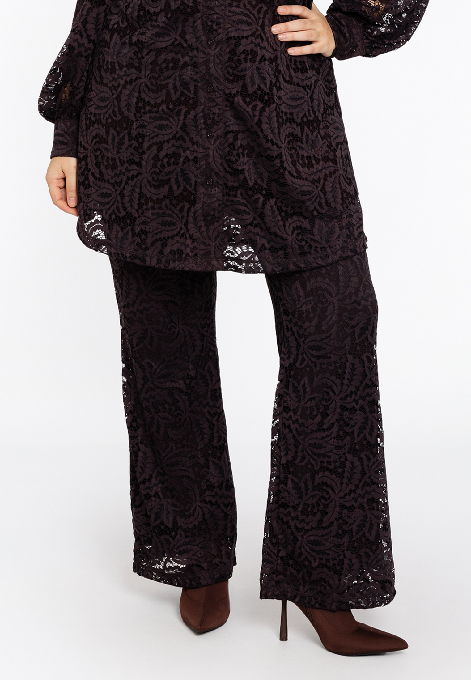 Pantalon bootcut, YOEK
