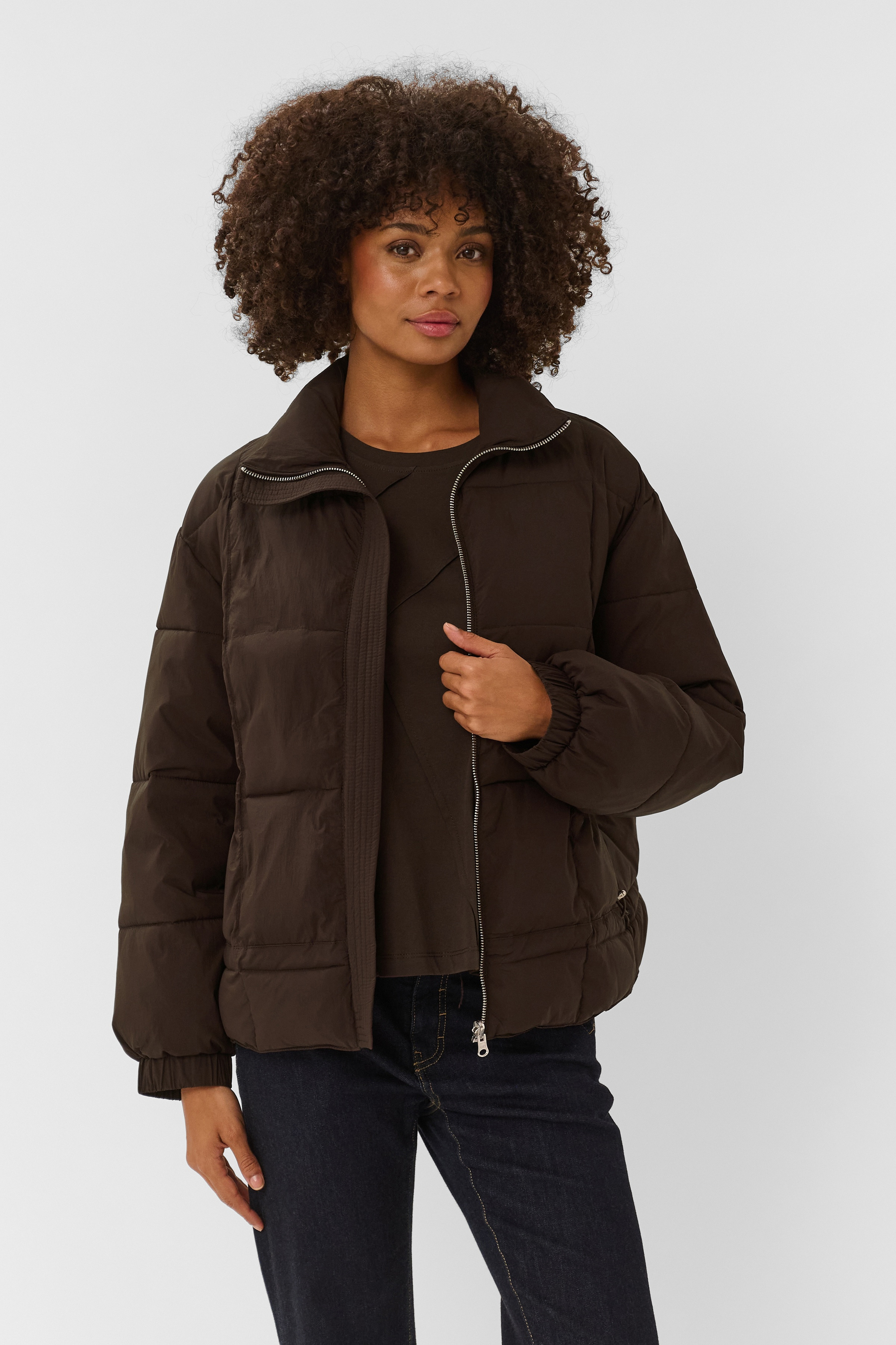 Manteau, CULTURE
