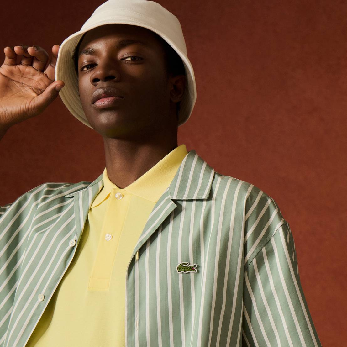 Bob en Piqué, LACOSTE