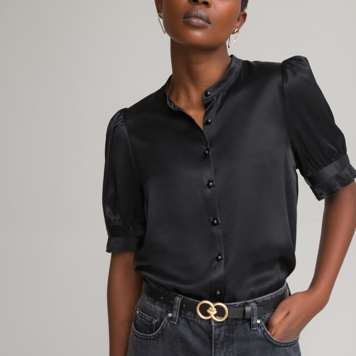 Mandarin collar blouse with short puff 
