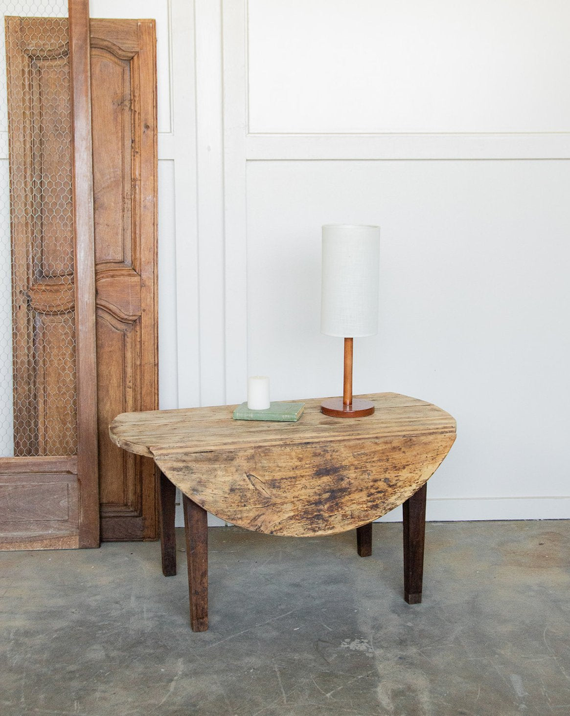 Table basse demi-lune Léonie N°151 - Bon état, DEBONGOUT