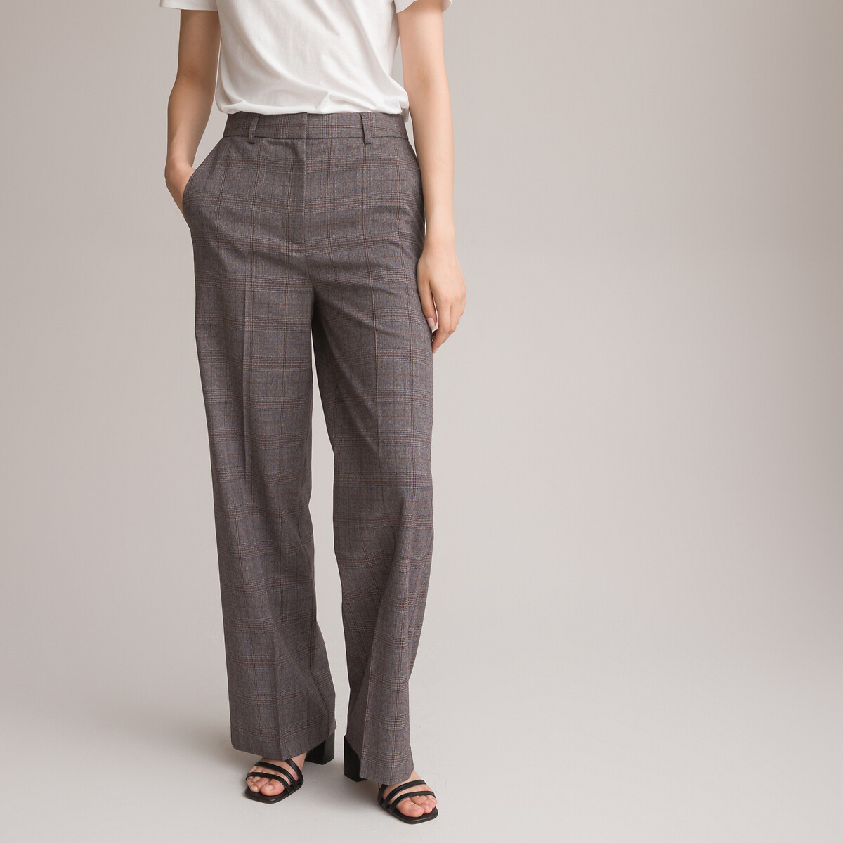 Wide leg trousers in prince of wales check, length 31.5