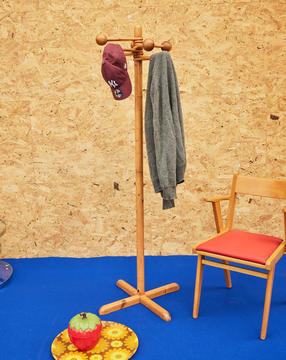 Porte-manteau en pin Max N°354 - Bon état, DEBONGOUT
