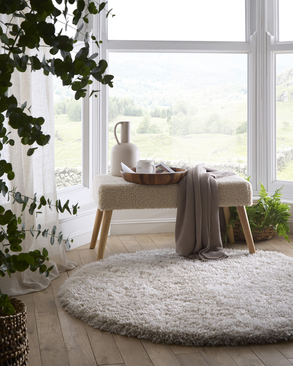 Hand Tufted Shimmer Shaggy Circle Rug, SO'HOME