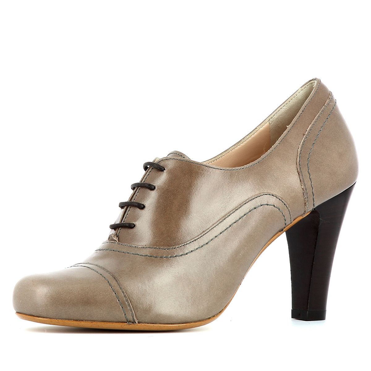 escarpin avec lacet