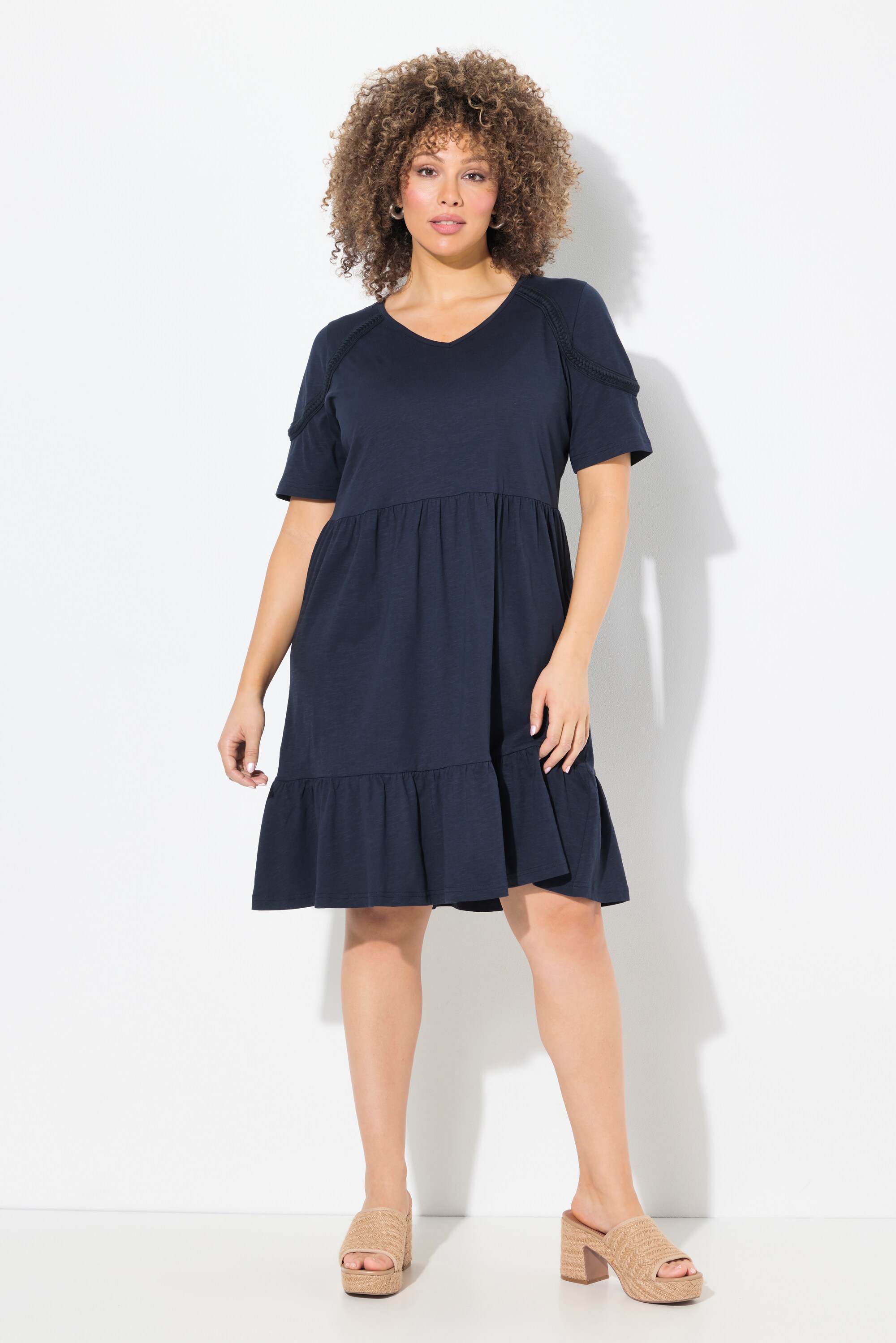 Robe en jersey à galon fantaisie. Décolleté, ULLA POPKEN
