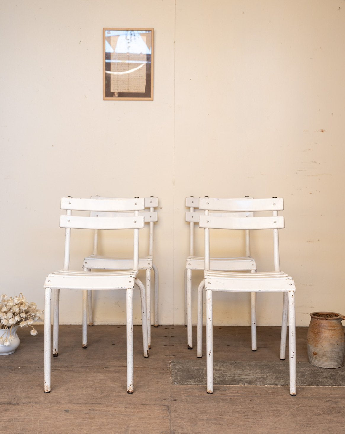 Lot de 4 chaises en métal blanc Alma N°1832 - Bon état, DEBONGOUT