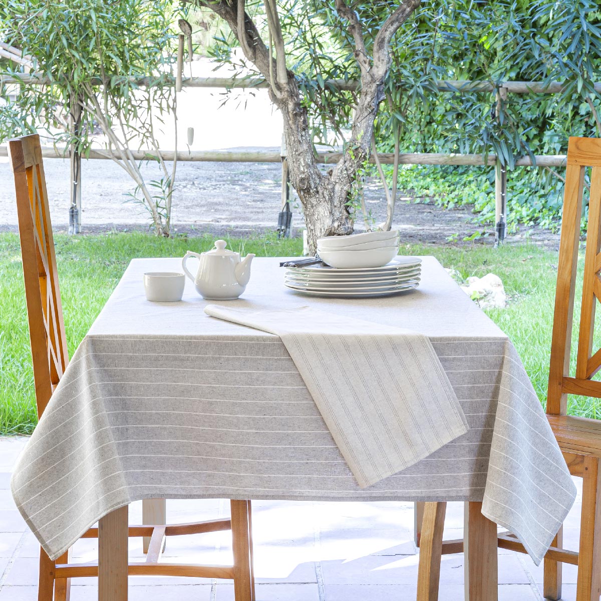Nappe en coton 100% gris LOUVRE, NAF NAF HOME