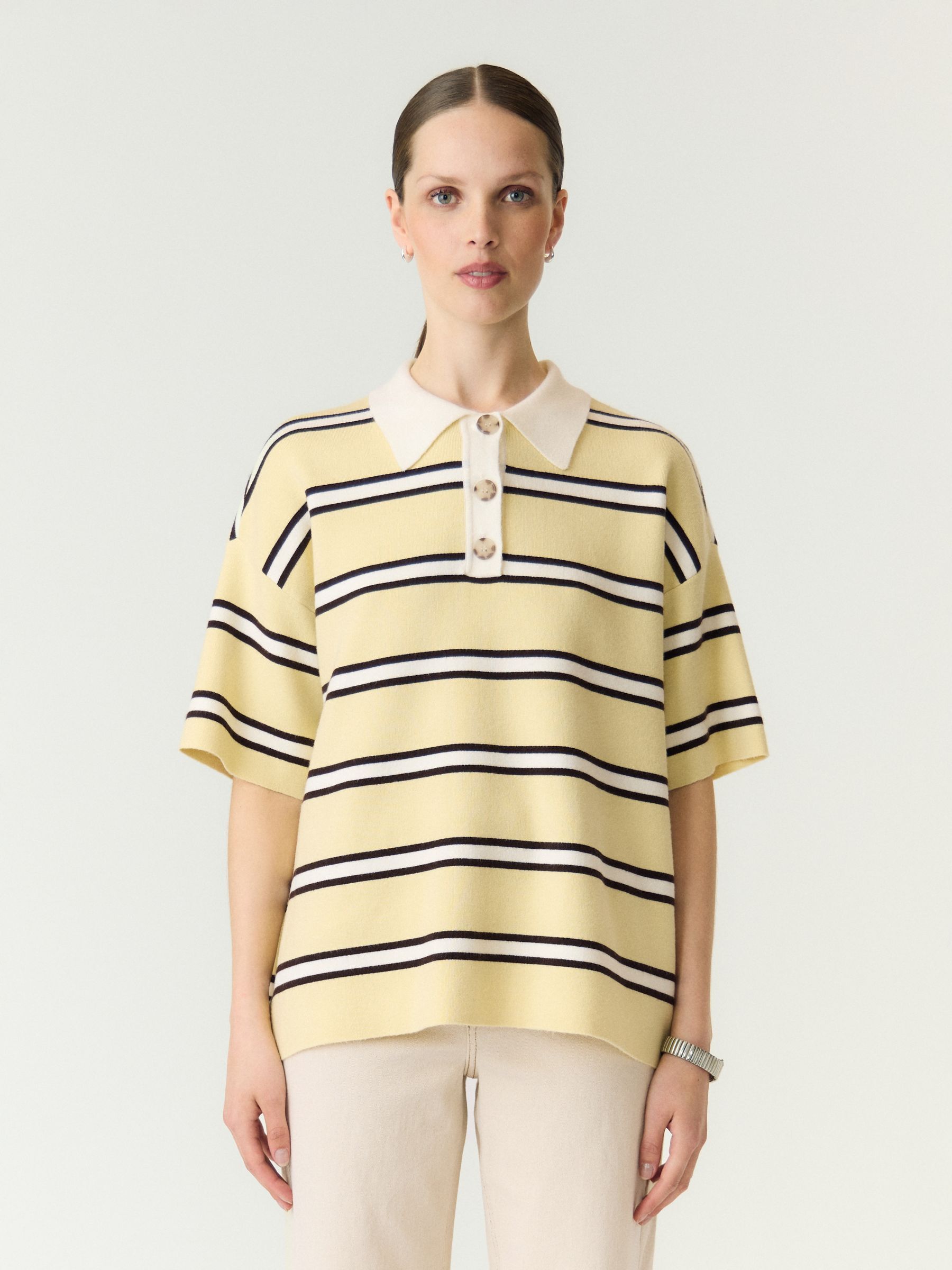 Pull En Maille, YAS