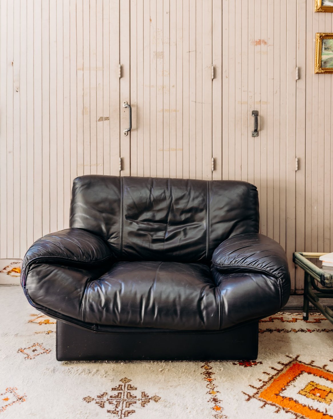 Fauteuil élégant en cuir noir Jakob N°1374 - Bon état, DEBONGOUT