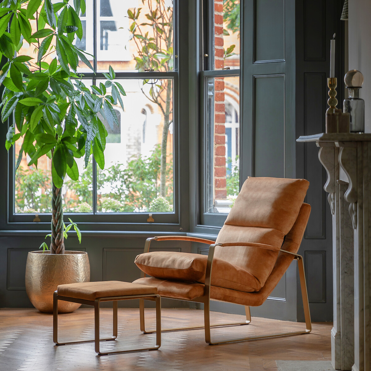 Ambala Faux Suede Lounger, ÉDITÉ